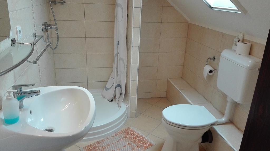 Csipkehaz Apartman Cserkeszolo Exterior photo